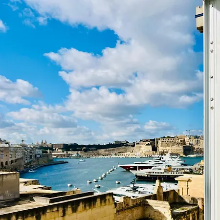 Turretta Stay- 3 Bedroom Townhouse In Vittoriosa, Three Cities Дом отдыха Биргу